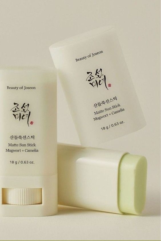 BEAUTY OF JOSEON - Stick Solaire Mat : Armoise + Camélia SPF50 PA++++ - 18g